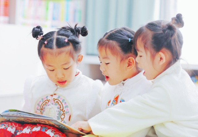 在“世界讀書日”來臨之際，高臺縣第四幼兒園孩子在參加“共讀一本書”活動.jpg